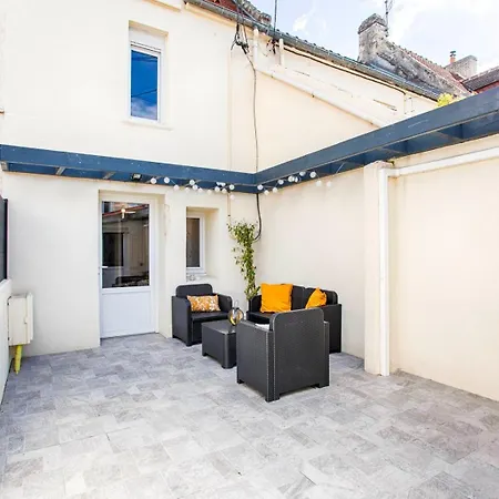 La Casa Elisa Family Town House מלון קאין