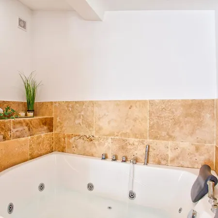 La Casa Elisa Family Town House Caen