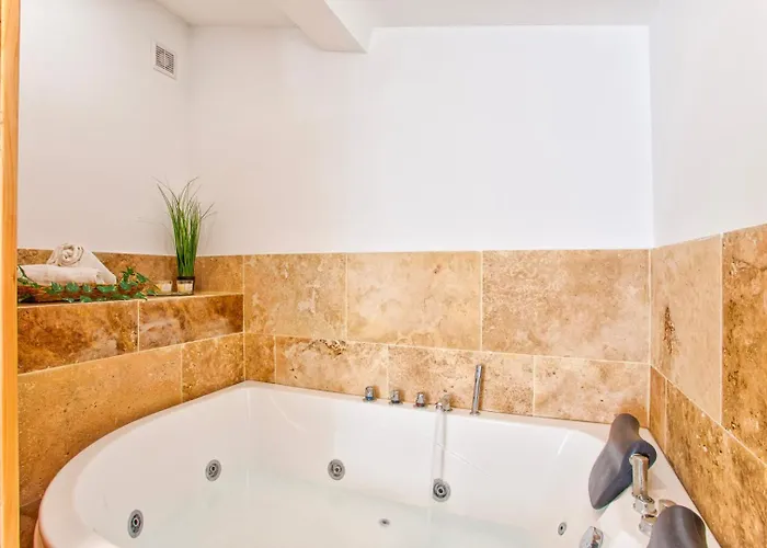 La Casa Elisa Family Town House Caen